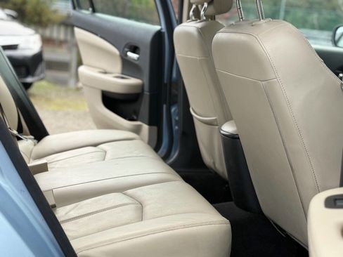 Used 2014 Chrysler 200 Limited w/ Sun/Sound Group image 11