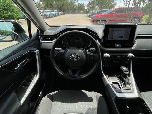 Used 2023 Toyota RAV4 XLE FWD image 12