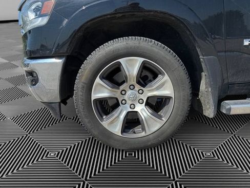 Used 2019 RAM 1500 Laramie AWD/4WD image 9