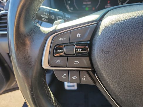 Used 2018 Honda Accord Sport image 18