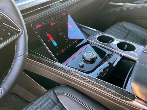 Used 2025 Cadillac Escalade V image 15