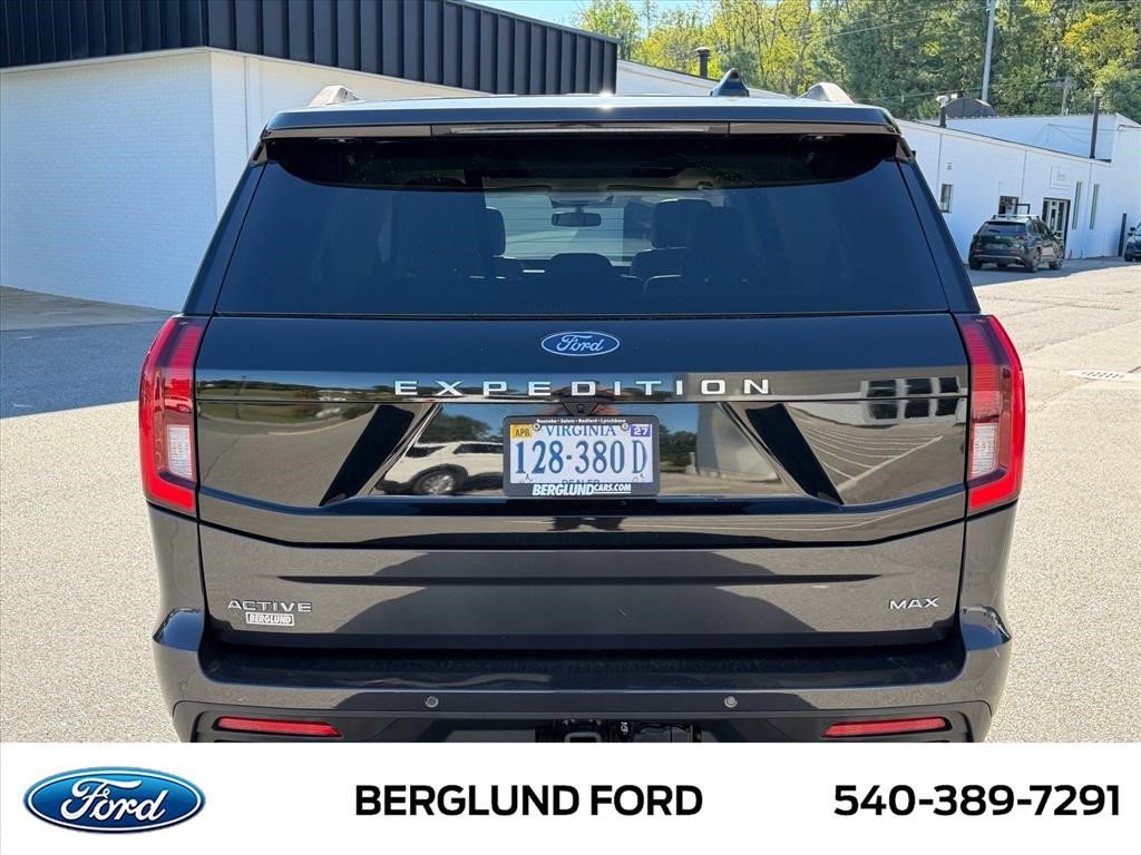 Used 2025 Ford Expedition Max Active AWD/4WD image 6
