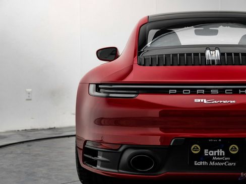 Used 2024 Porsche 911 Carrera w/ Premium Package image 12