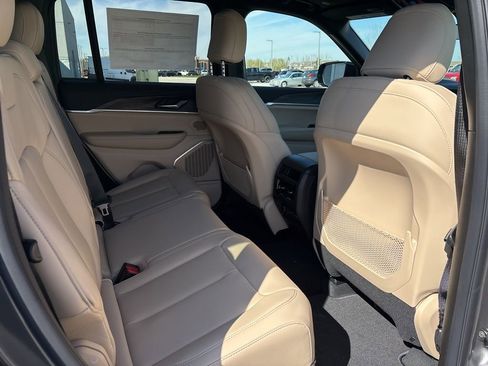 New 2026 Jeep Grand Cherokee Limited image 13