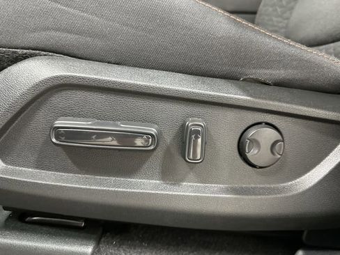 Used 2025 Honda Pilot Sport image 16