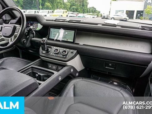 Used 2022 Land Rover Defender 110 SE AWD/4WD image 25