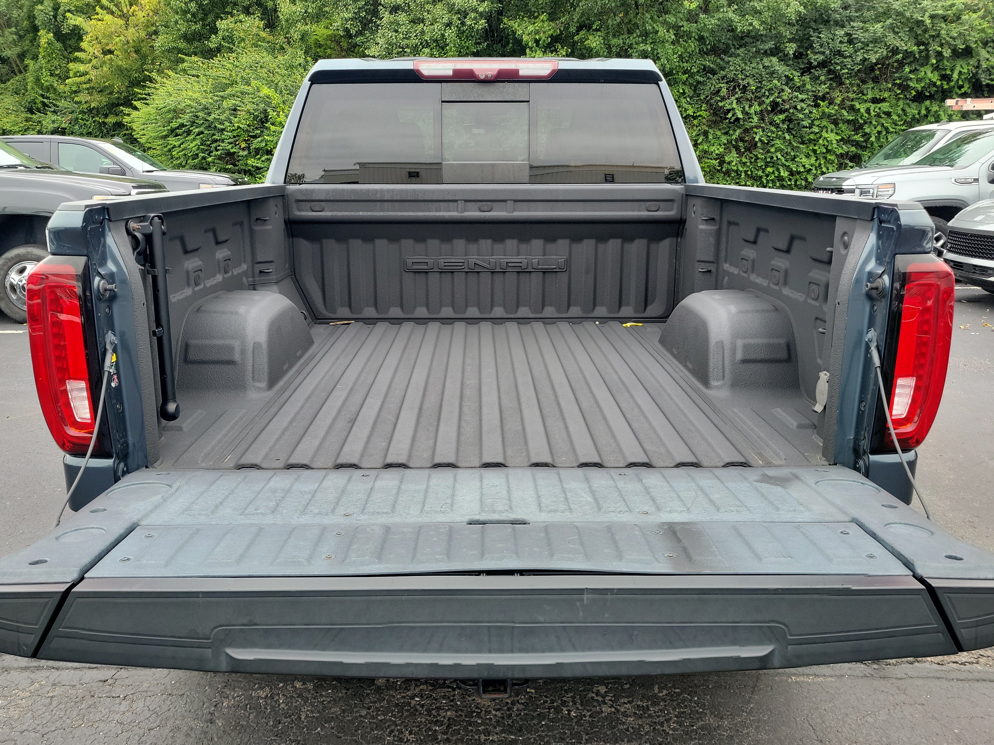 Used 2021 GMC Sierra 1500 Denali w/ Denali Ultimate Package AWD/4WD image 7