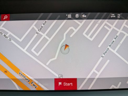 Certified 2025 Porsche Macan image 18