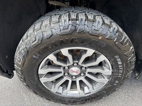 Used 2021 GMC Sierra 1500 AT4 AWD/4WD image 9