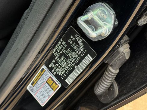 Used 2025 Kia Sportage LX FWD image 29