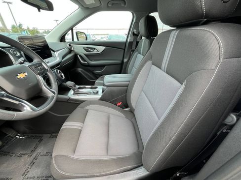 Used 2025 Chevrolet Blazer LT FWD image 27