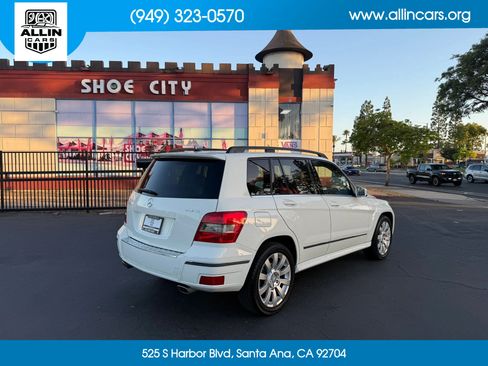 Used 2011 Mercedes-Benz GLK 350 4MATIC image 4