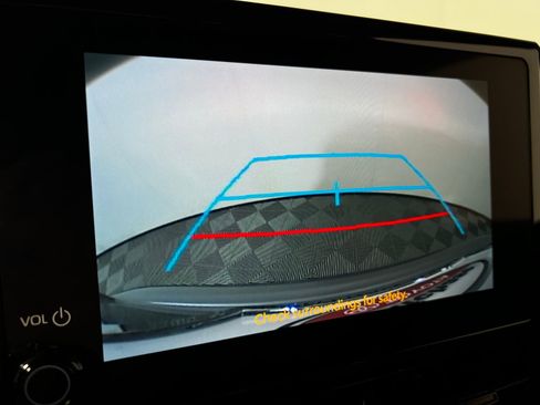 Certified 2025 Toyota Corolla SE image 18