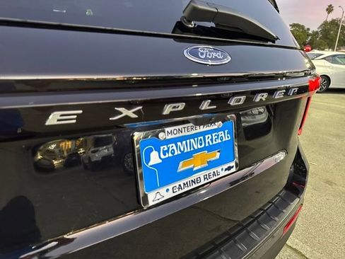 Used 2025 Ford Explorer Active image 31