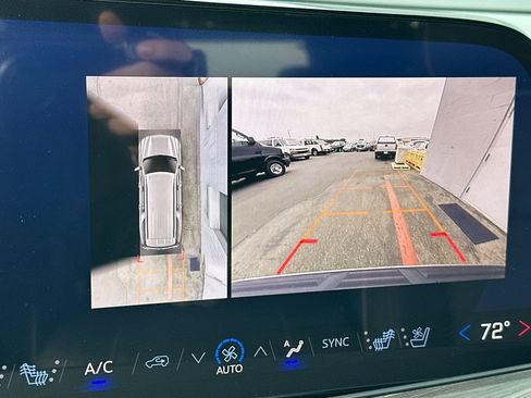 New 2025 Chevrolet Suburban Premier image 24