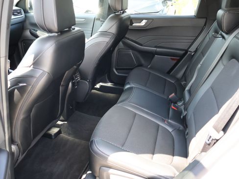 Used 2025 Ford Escape SE FWD image 18