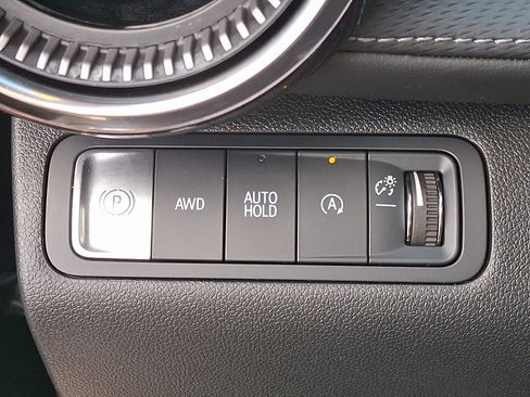 Used 2025 Chevrolet Equinox LT w/ Convenience Package II image 24