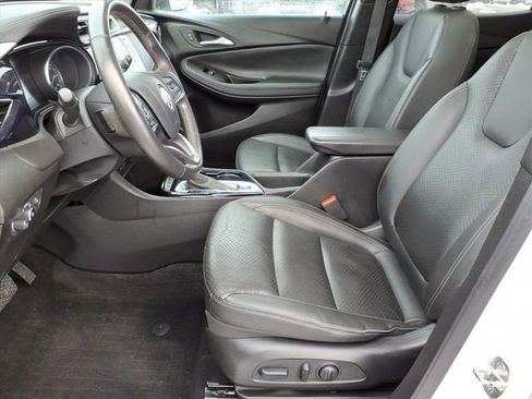 Used 2023 Buick Encore GX Essence w/ Experience Buick Package image 5