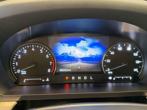 Used 2023 Ford Explorer XLT image 13