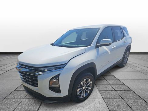 Used 2025 Chevrolet Equinox LT FWD image 1