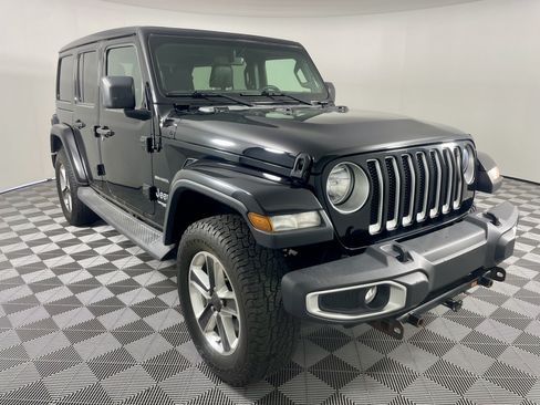 Used 2018 Jeep Wrangler Unlimited Sahara AWD/4WD image 6
