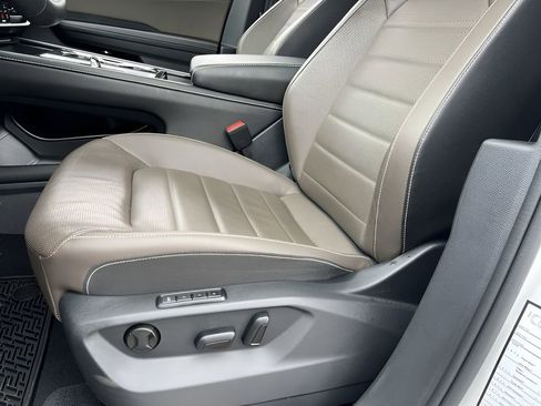 Certified 2025 Volkswagen Atlas SEL image 12