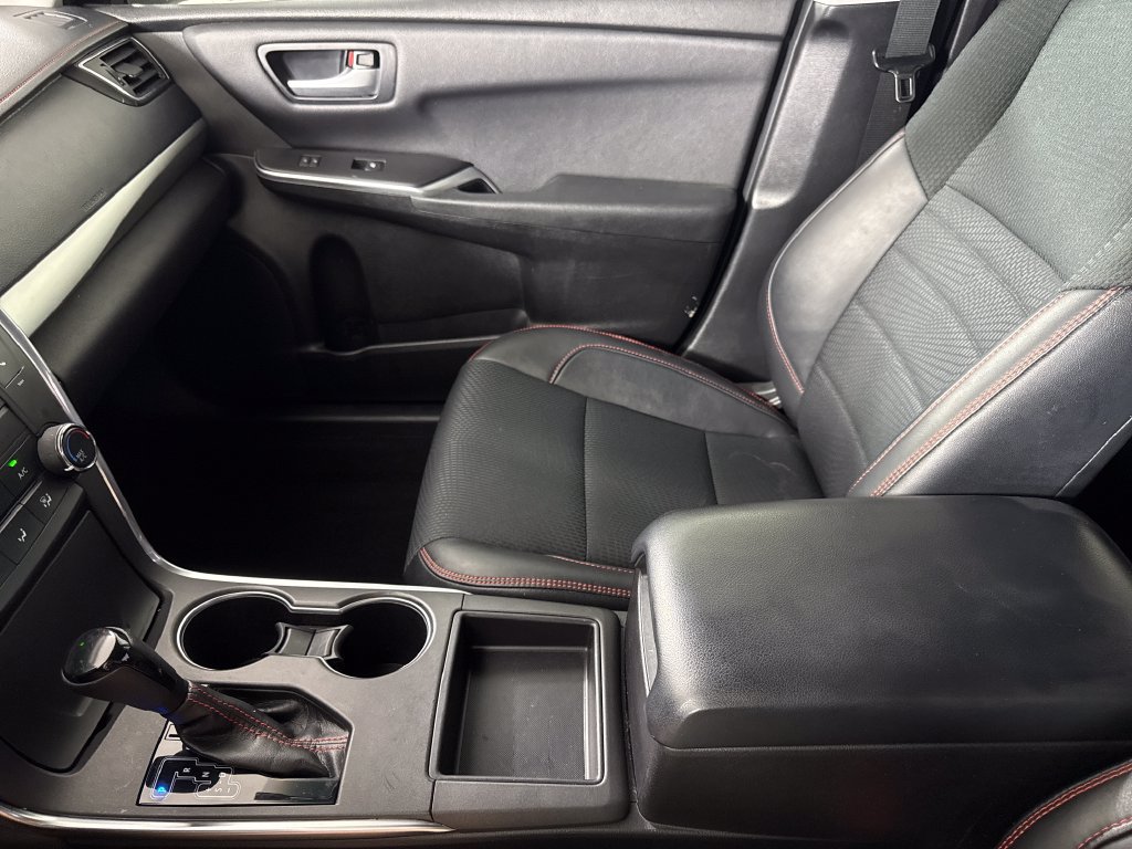 Used 2017 Toyota Camry SE FWD image 21