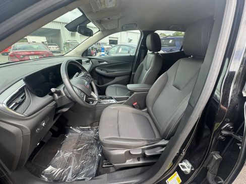 Used 2025 Buick Encore GX Preferred FWD image 25