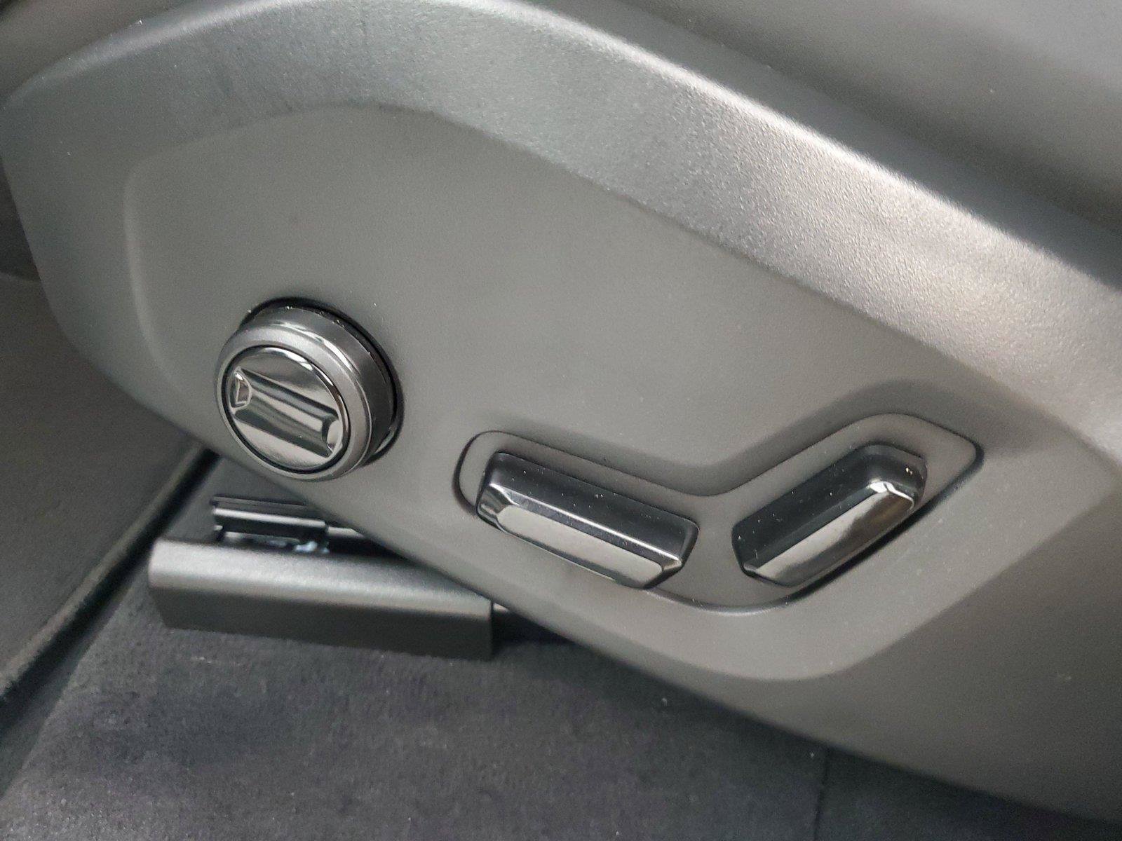 Used 2026 Volvo XC60 B5 Core w/ Climate Package AWD/4WD image 21