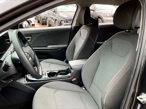 Used 2025 Kia K4 FWD image 8