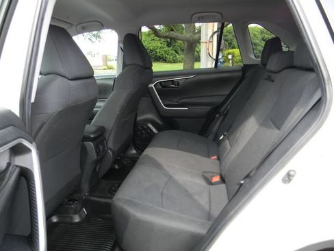 Used 2024 Toyota RAV4 LE AWD/4WD image 19