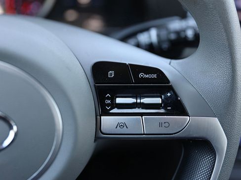 Certified 2023 Hyundai Elantra SEL FWD image 33