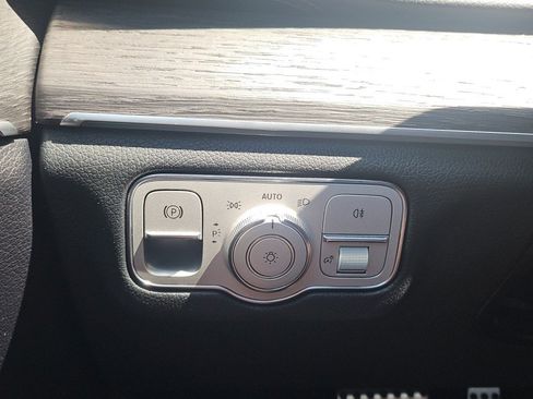 Used 2021 Mercedes-Benz GLS 580 4MATIC image 18