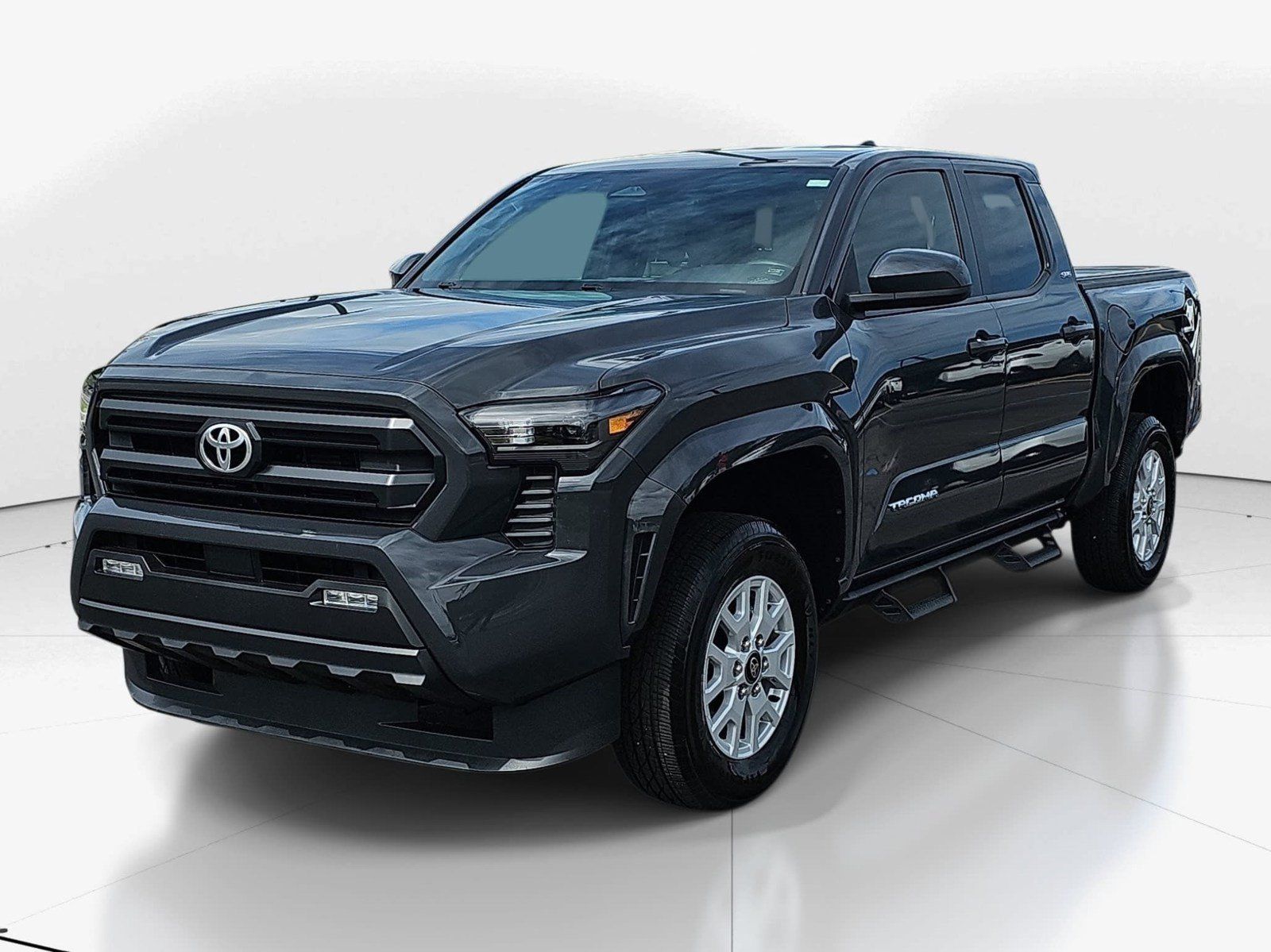 Used 2024 Toyota Tacoma SR5 AWD/4WD image 8