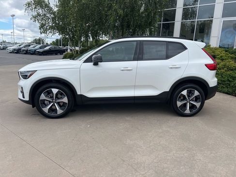 New 2026 Volvo XC40 B5 Plus w/ Protection Package Premier AWD/4WD image 2