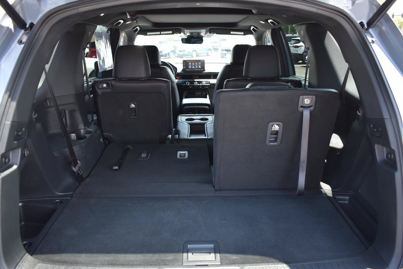 Used 2025 Honda Pilot Black Edition image 18