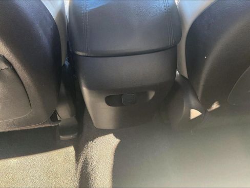 Used 2017 Hyundai Santa Fe Sport FWD image 10
