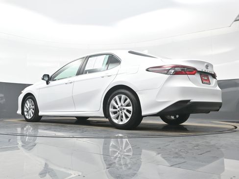 Used 2024 Toyota Camry LE image 28