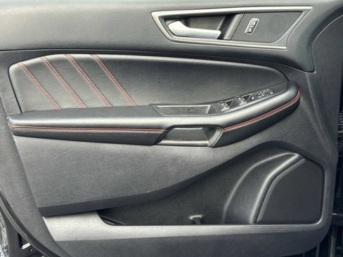 Used 2022 Ford Edge ST-Line image 16