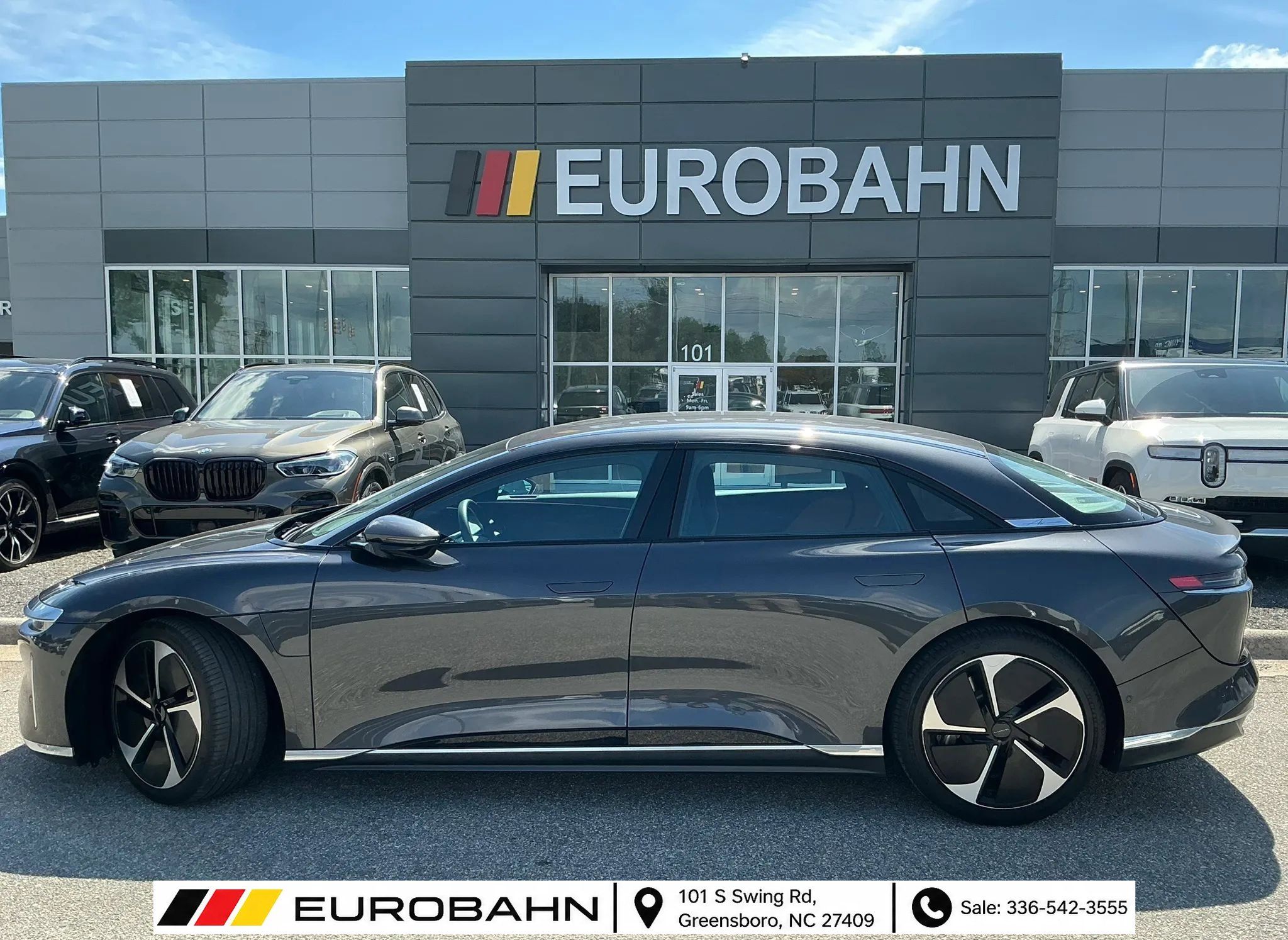 Used 2024 Lucid Air Touring AWD/4WD image 2