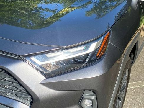 Used 2022 Toyota RAV4 XLE Premium AWD/4WD image 5