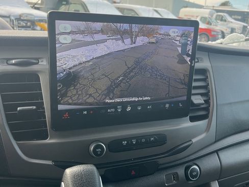 Used 2022 Ford Transit 350 XLT image 9