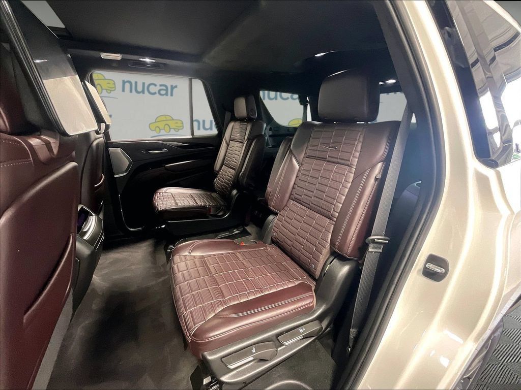 Used 2024 Cadillac Escalade Sport Platinum w/ Heavy-Duty Trailer Package AWD/4WD image 15