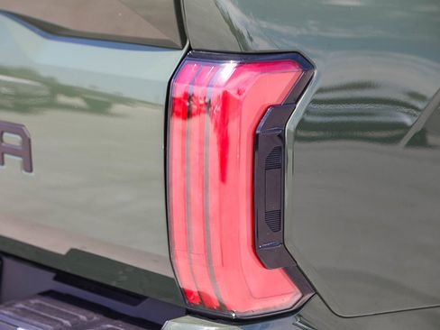 Used 2023 Toyota Tundra Limited AWD/4WD image 9