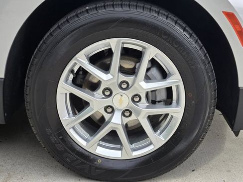 Used 2022 Chevrolet Equinox LT AWD/4WD image 13