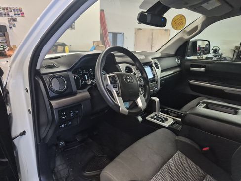 Used 2021 Toyota Tundra SR5 AWD/4WD image 15