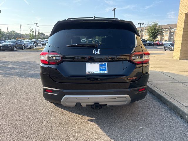 Used 2024 Honda Pilot TrailSport image 3