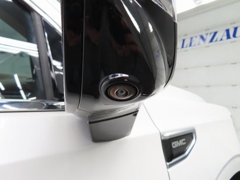 Used 2024 GMC Yukon Denali image 54