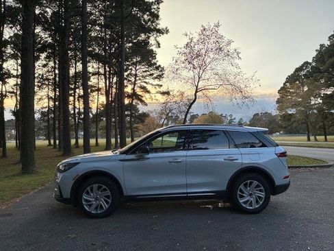 New 2026 Lincoln Corsair Premiere image 6