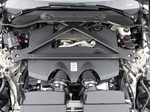 Used 2025 Aston Martin V8 Vantage Coupe image 64